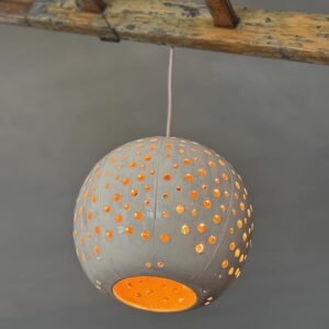 Lampada sospesa forata